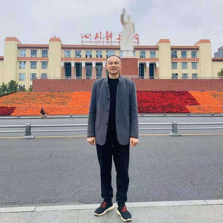 儒雅与鞋子的照片