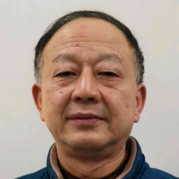 水往低处流的照片