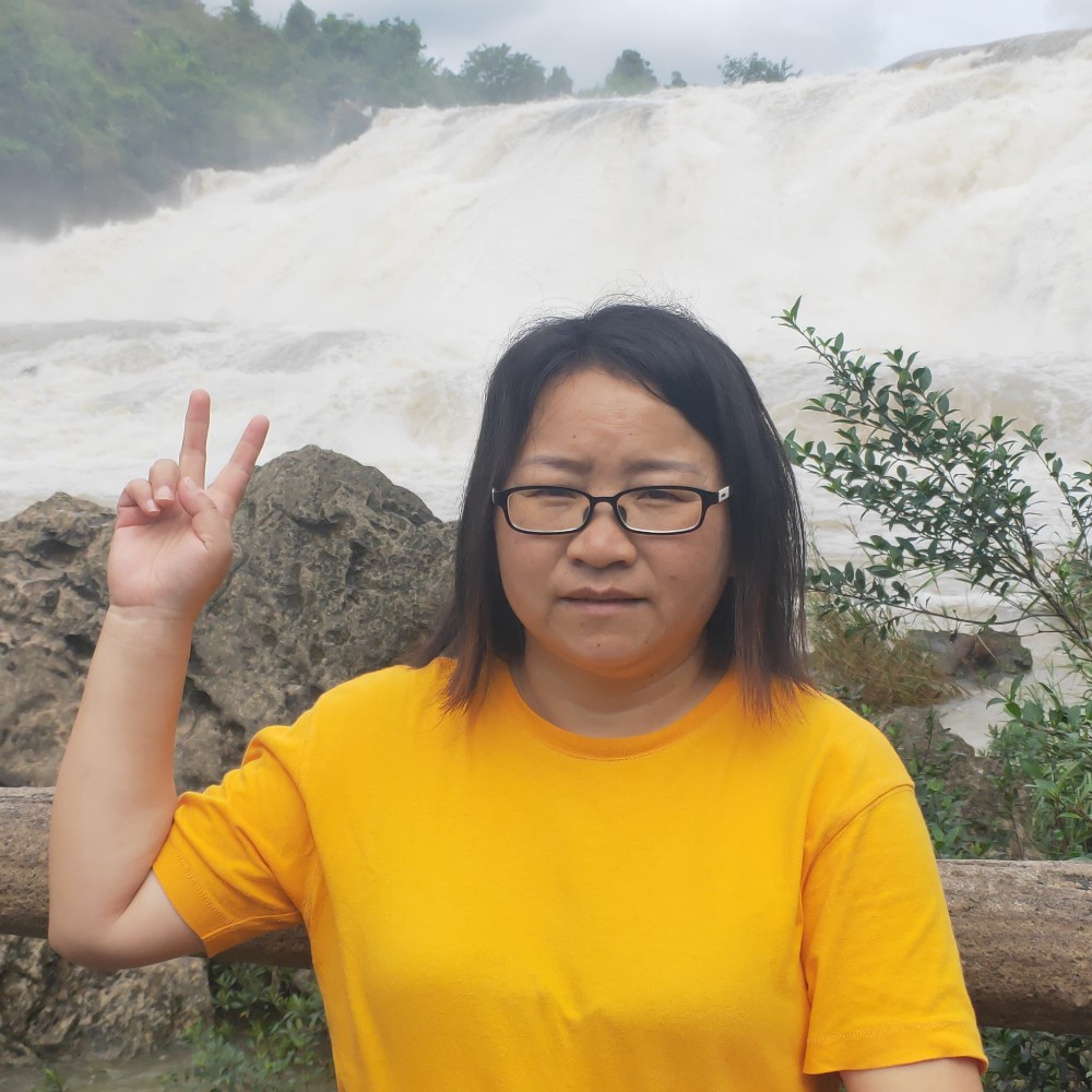 浅浅小溪的照片