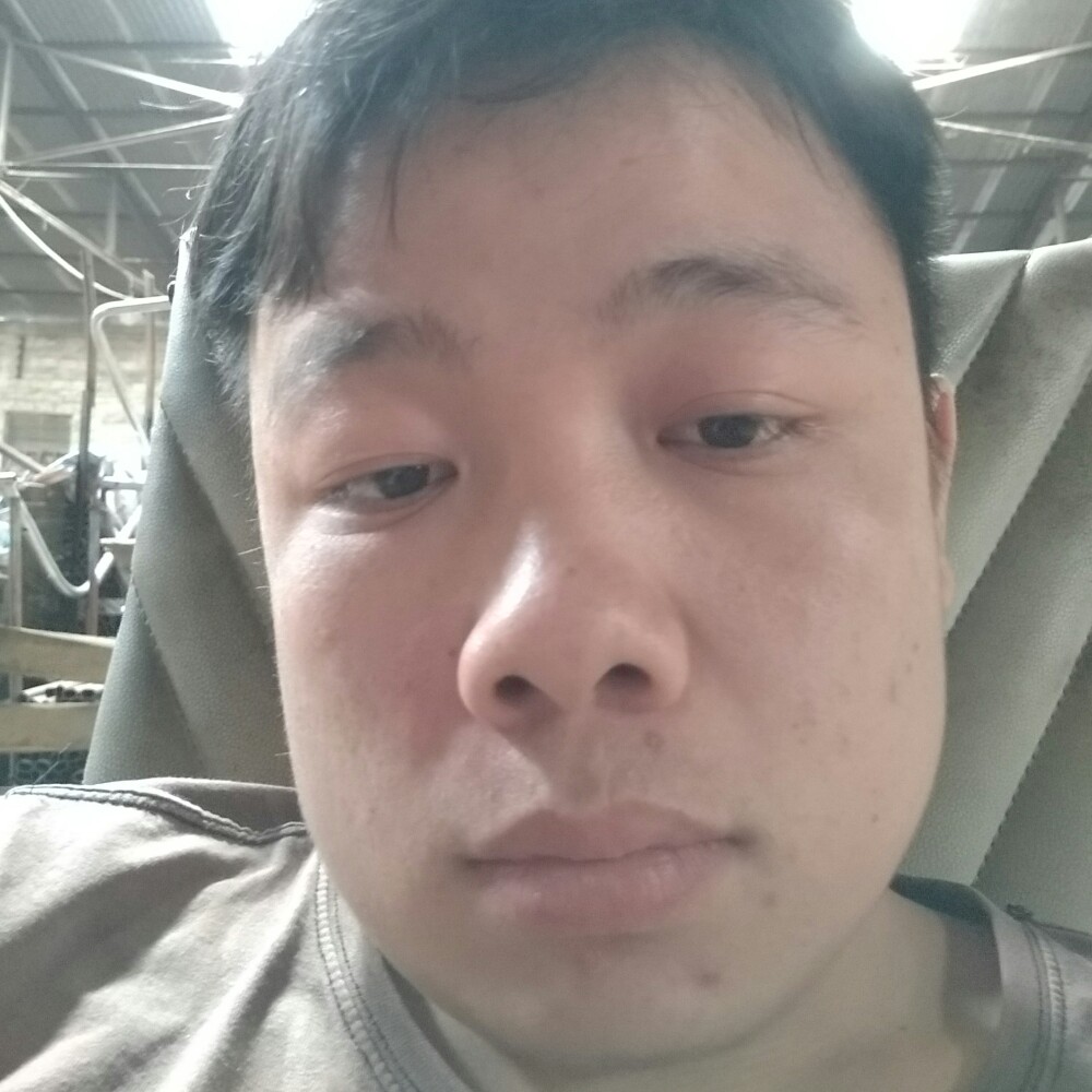 龚小丑的照片