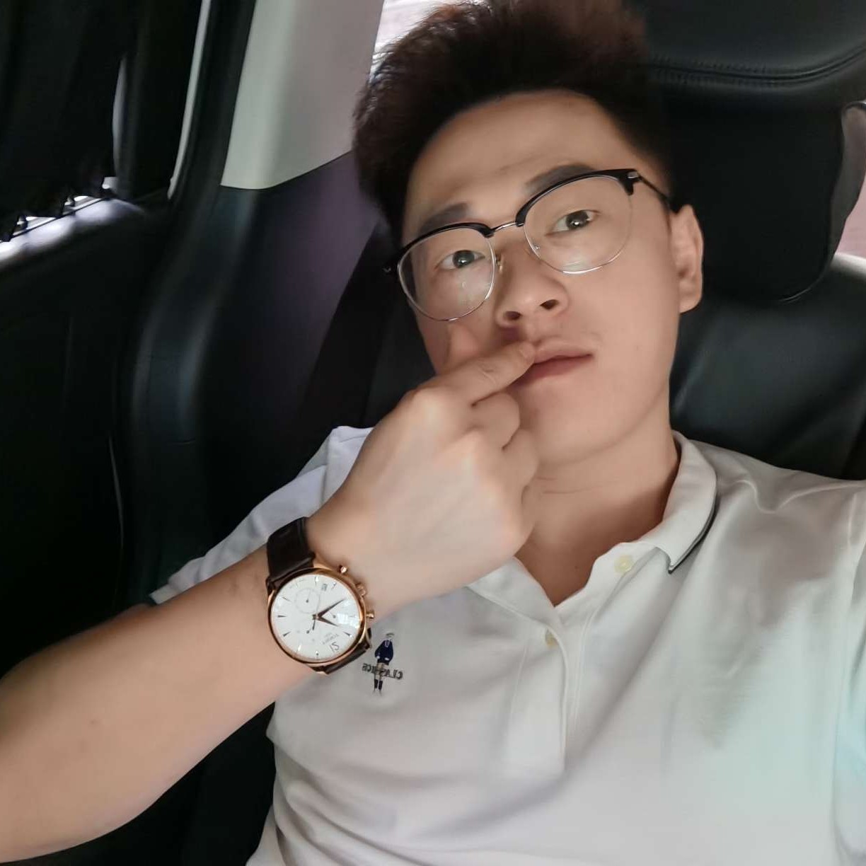 太阳挽手慈祥的照片