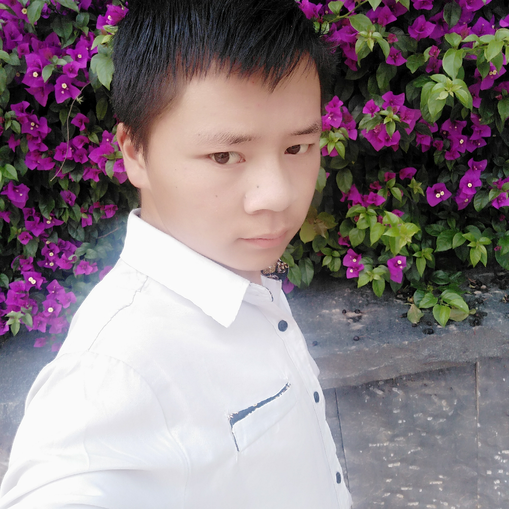 一对鸳鸯水上漂的照片