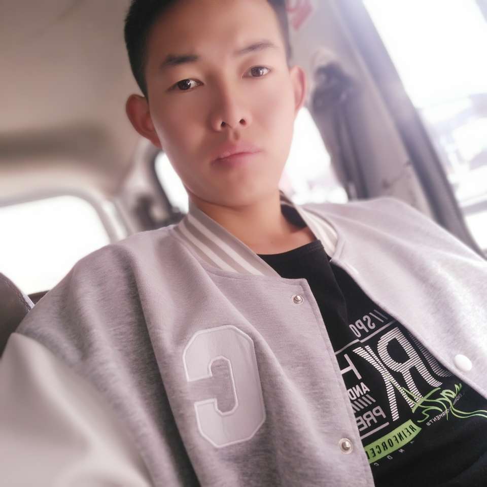 龙潇潇的照片