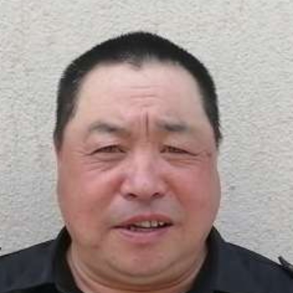 呆萌踢麦片的照片