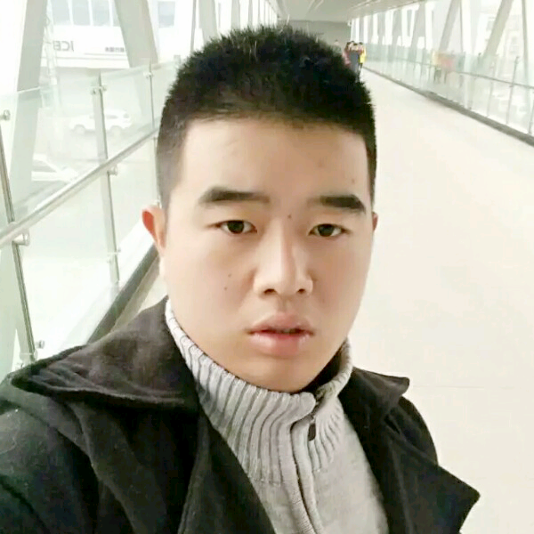 范晓刚的照片