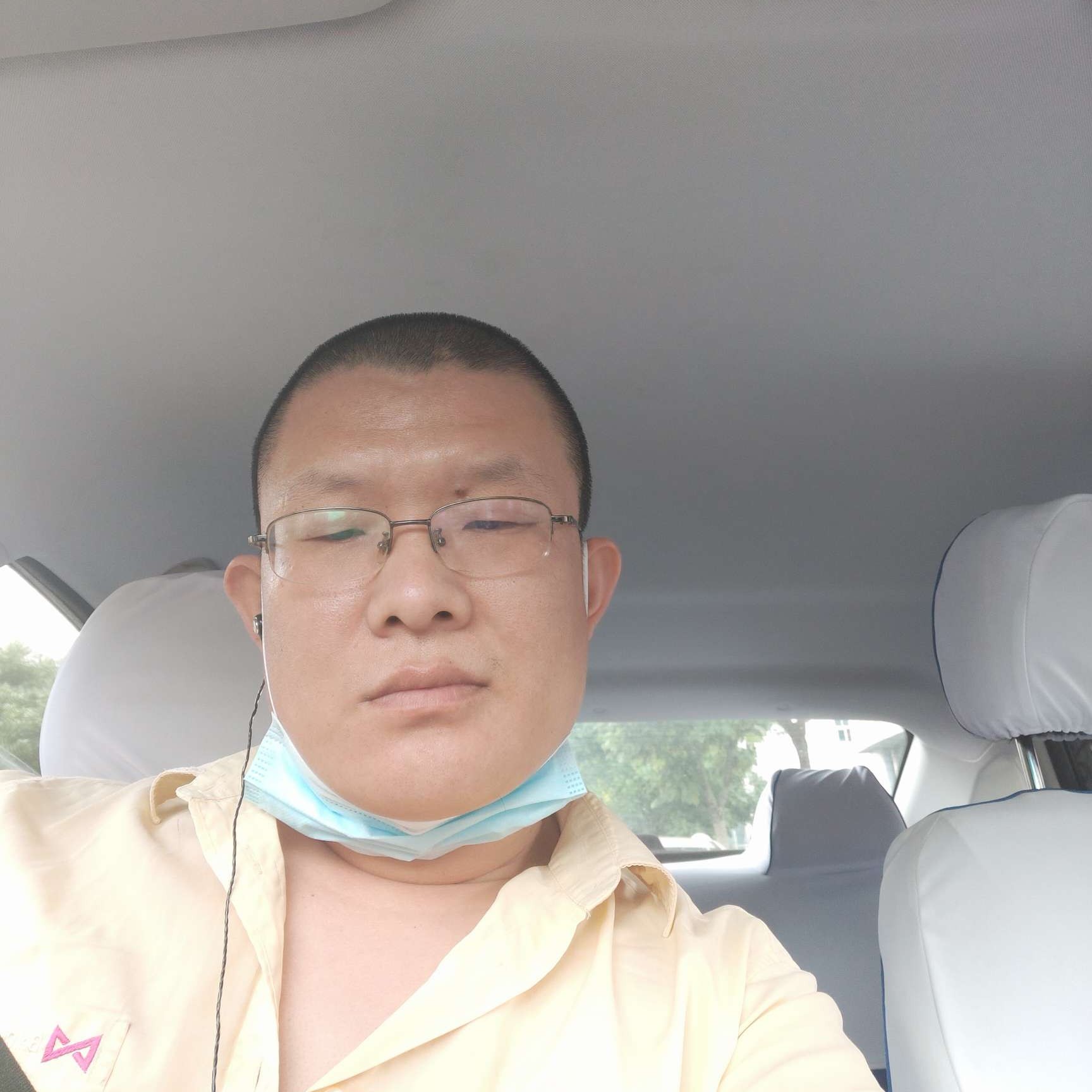 紧张邂逅小蚂蚁的照片