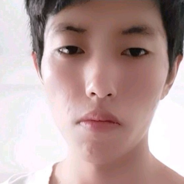 旧颜苦恋雪白的照片