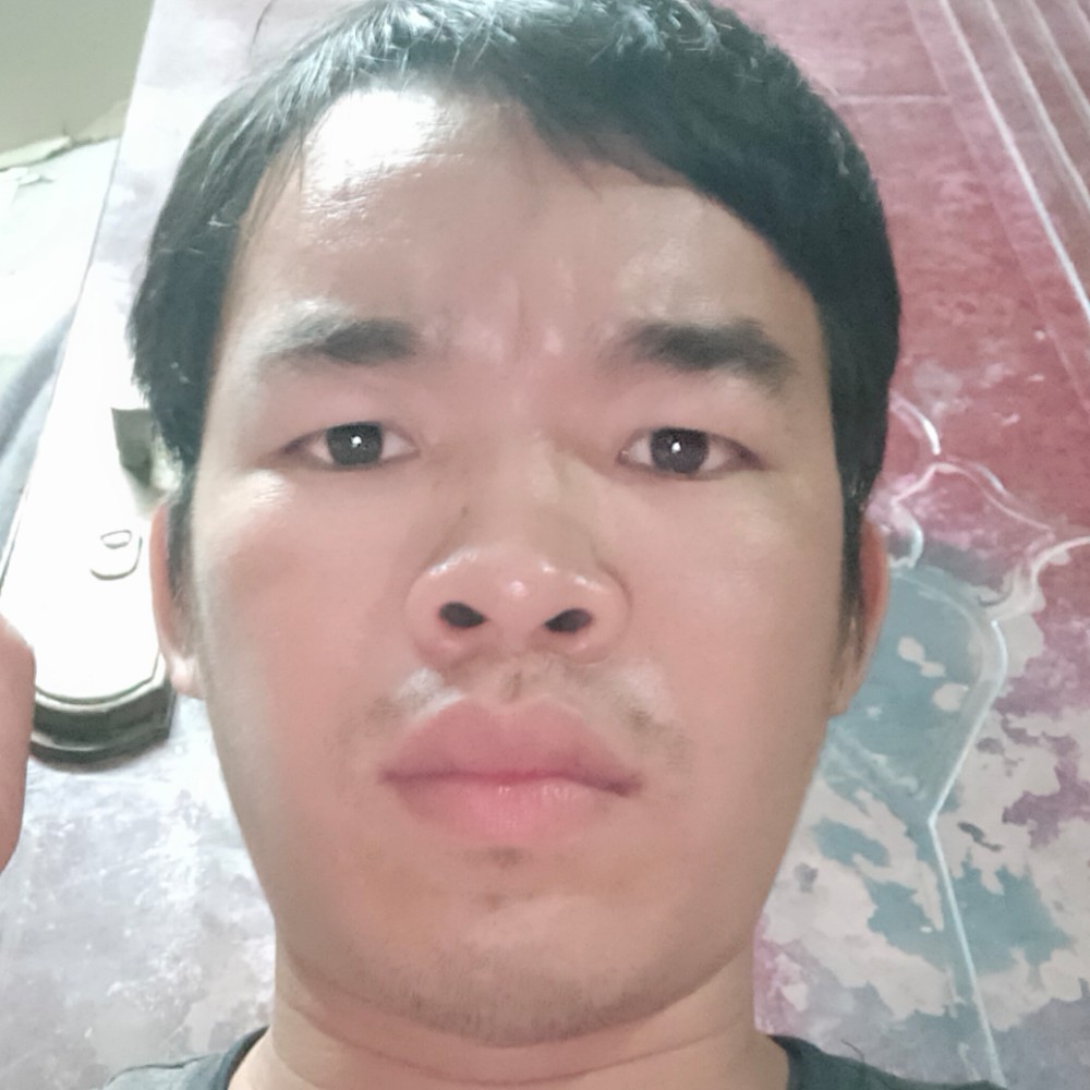 呆板不喜欢聊天人的照片