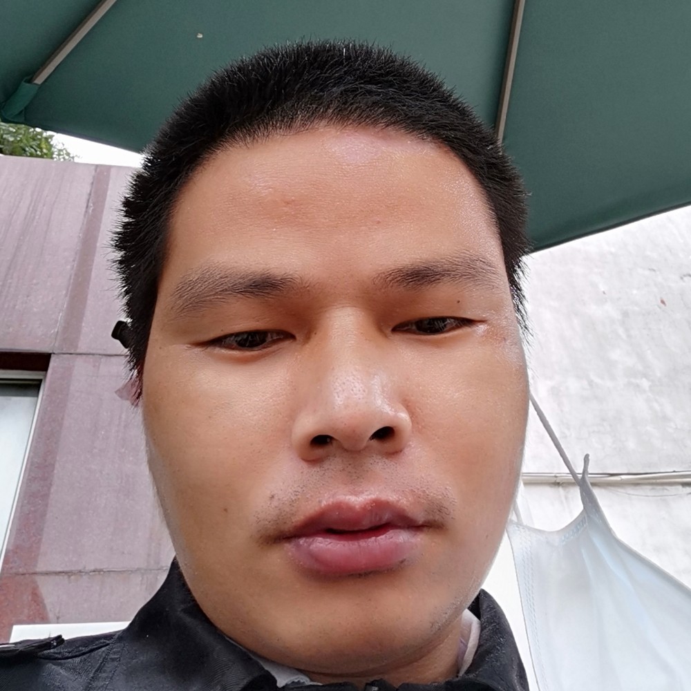 想人陪有火车的照片