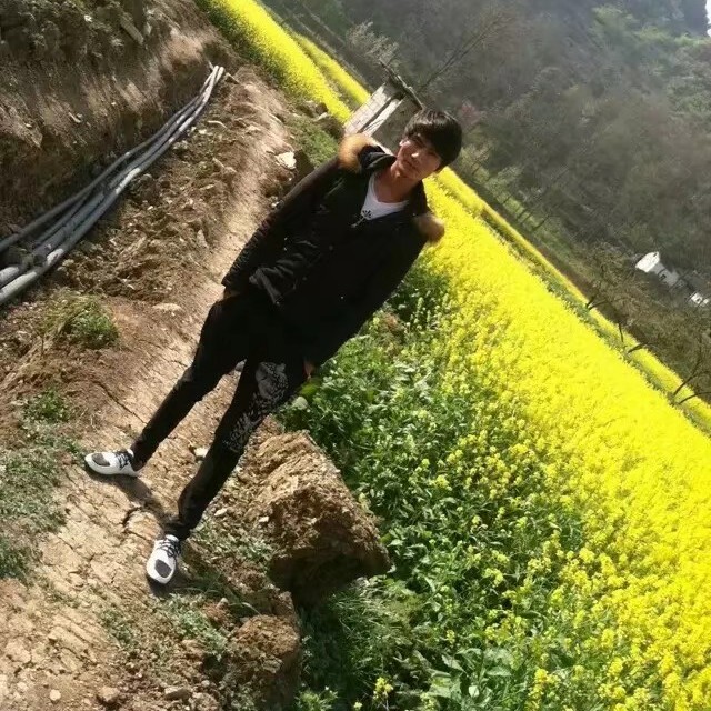 人穷衣服破的照片