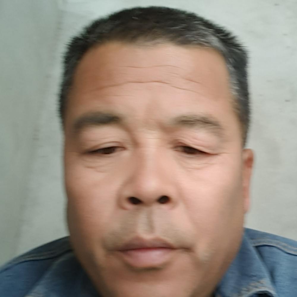 超帅向月亮的照片