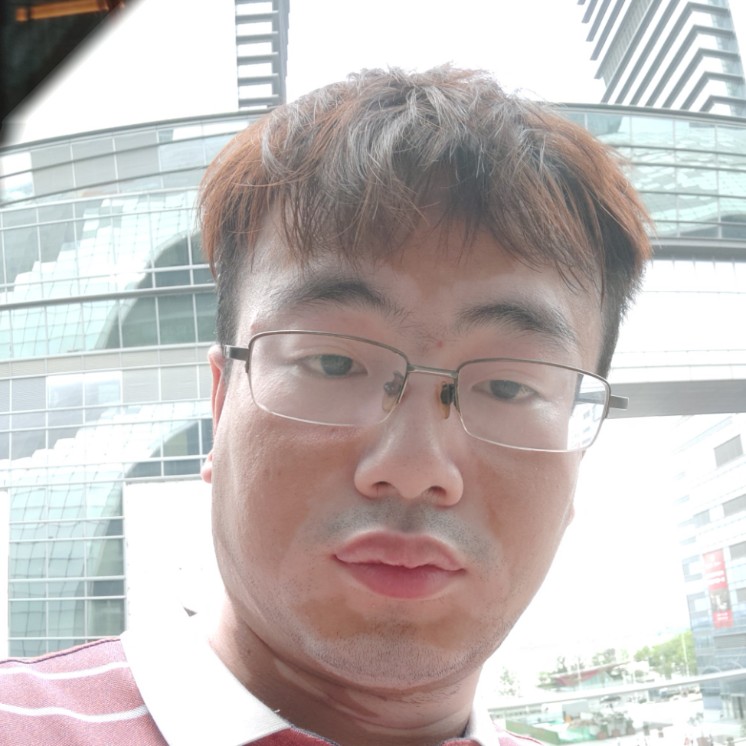 拼搏挽手夕阳的照片