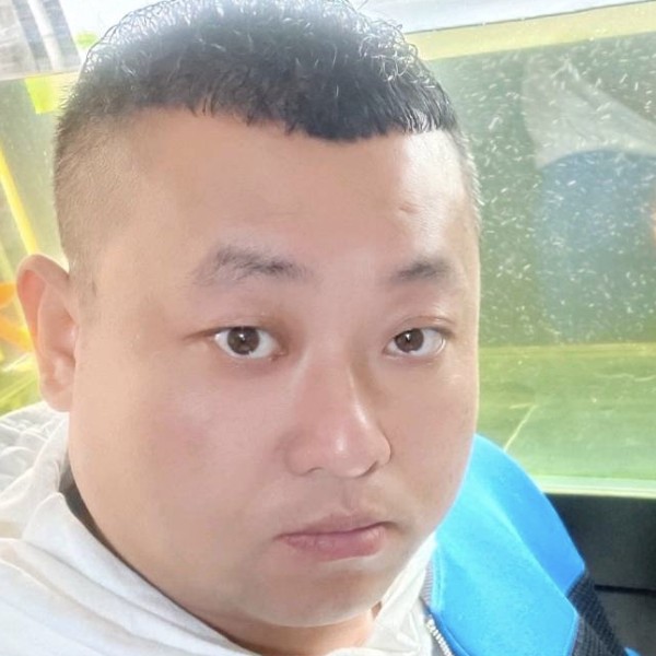 帅哥就阔达的照片