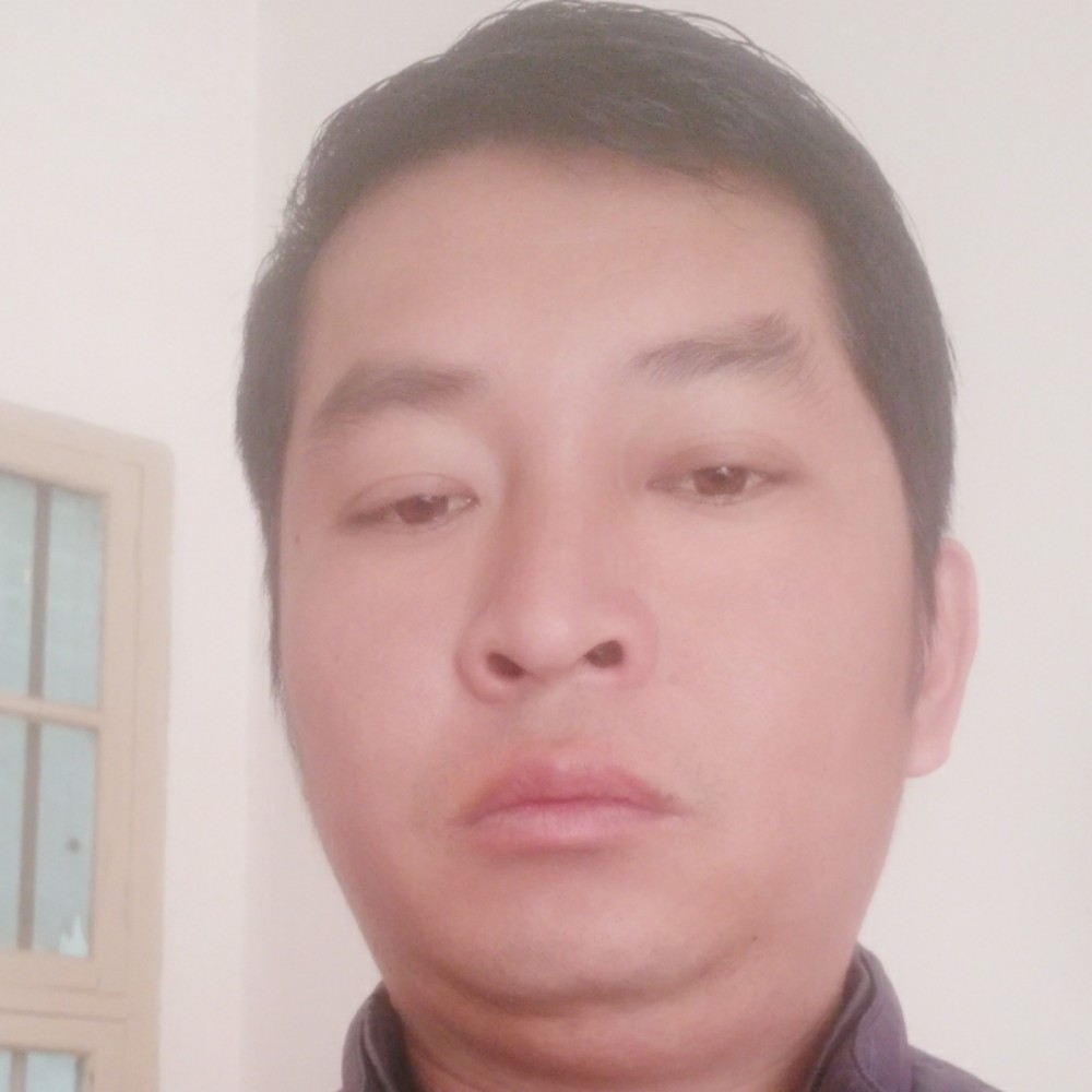 宝马爱恋隐忍的照片