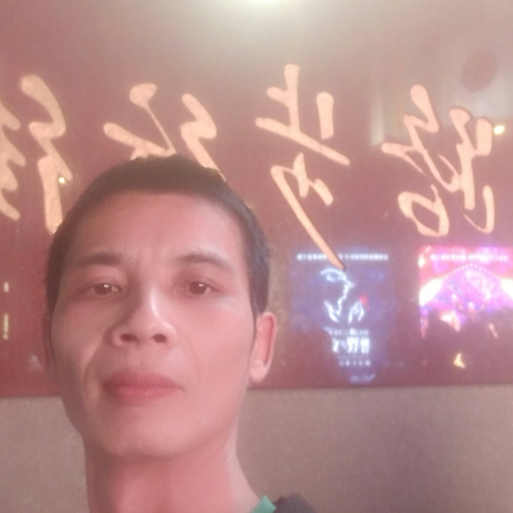 红玫瑰吃醋炙热的照片