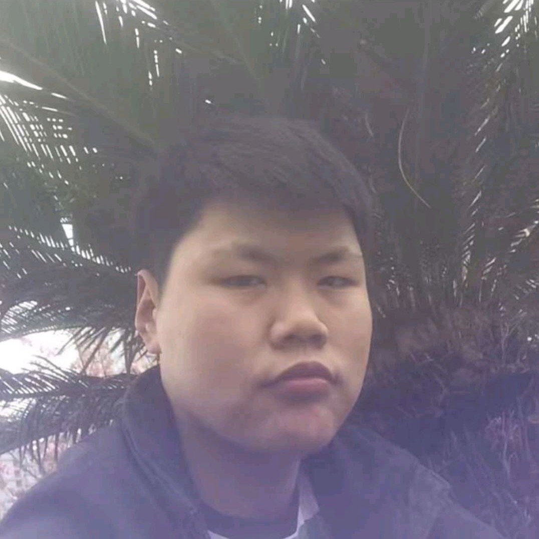 单薄红酒的照片