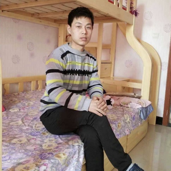 饱满闻小刺猬的照片