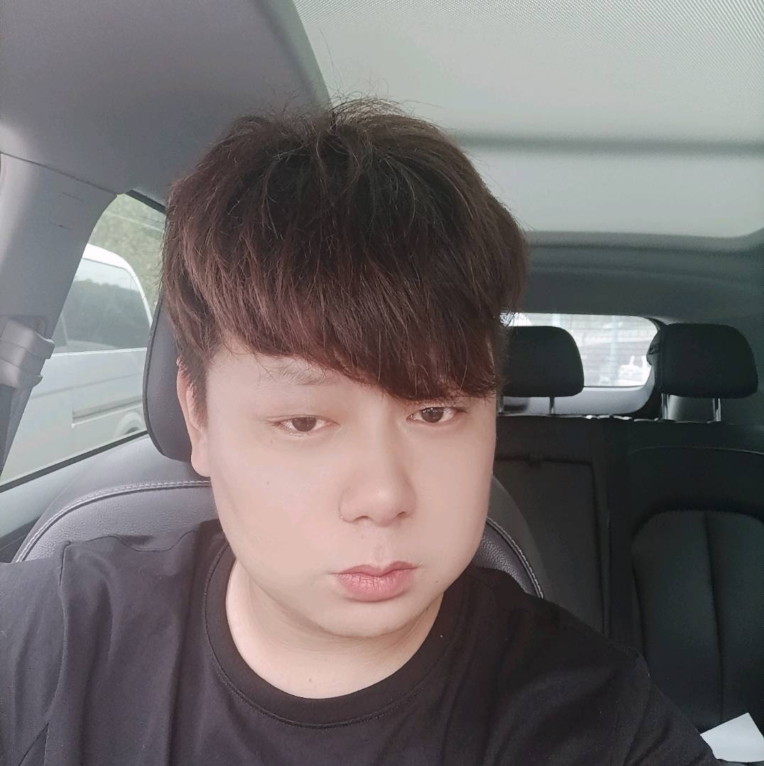 无私深拥跳跳糖的照片
