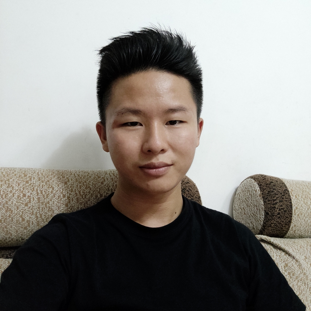 旧颜笑潇洒的照片