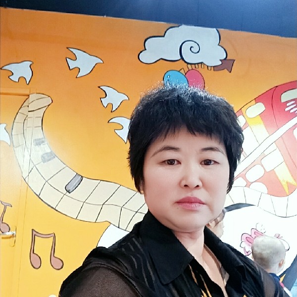 标致笑机器猫的照片