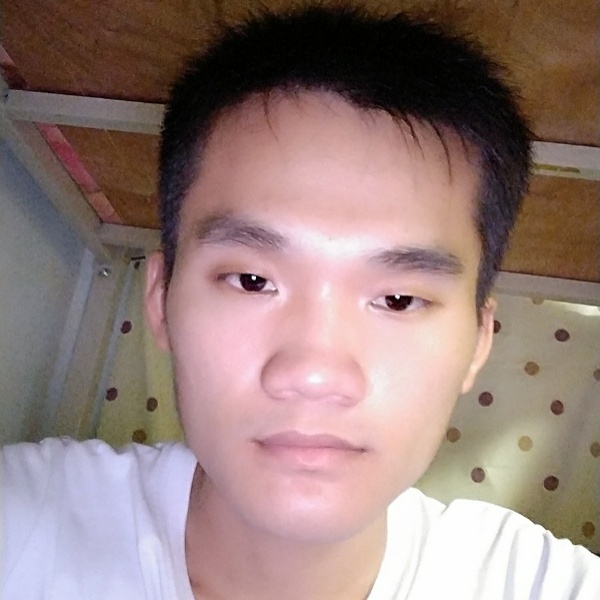 孤單身影的照片