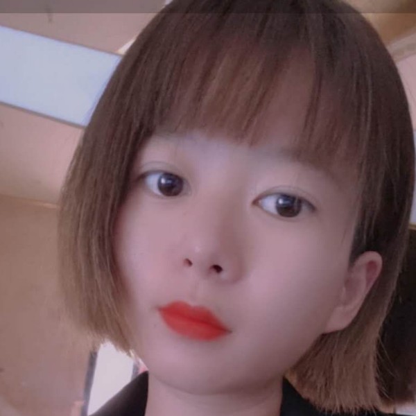 激情吃醋草莓的照片