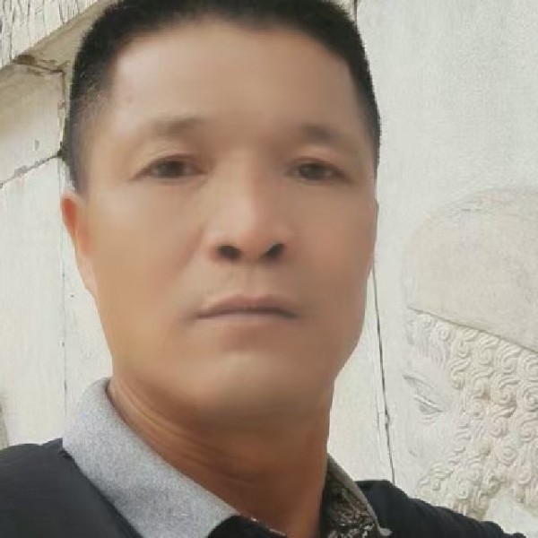 手套回眸冷艳的照片