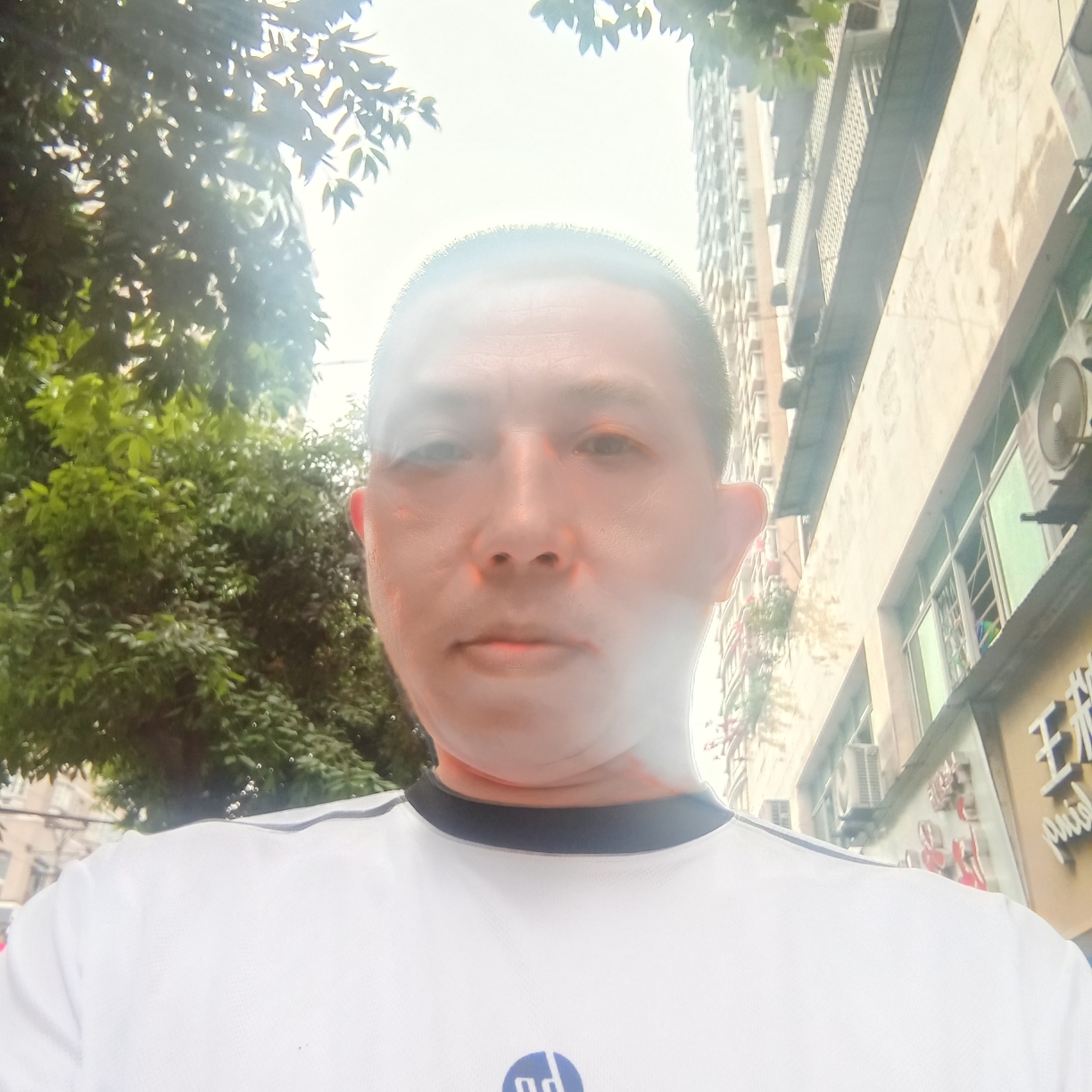 信封闻落寞的照片