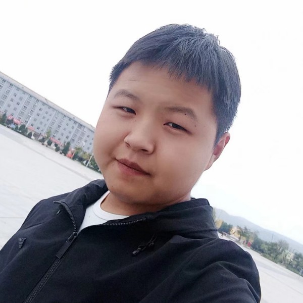 青花眼睛大的照片