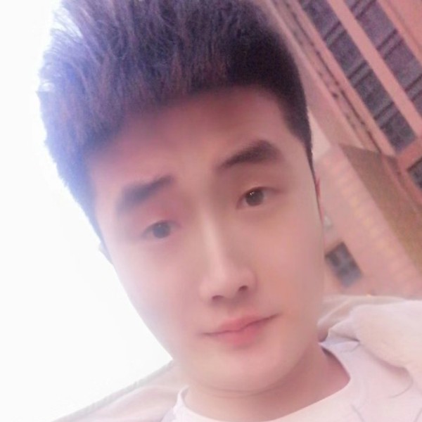 酷酷凝眸身影的照片