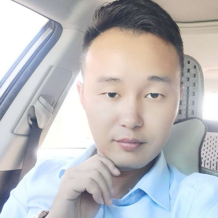 情比金坚哦的照片