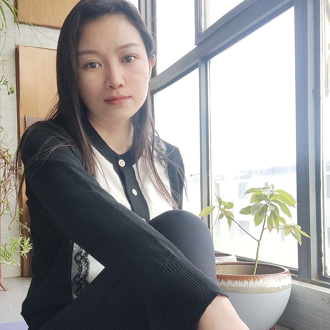 一个女人的一生的照片