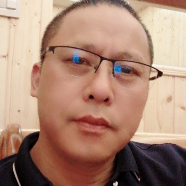暖光高贵的照片