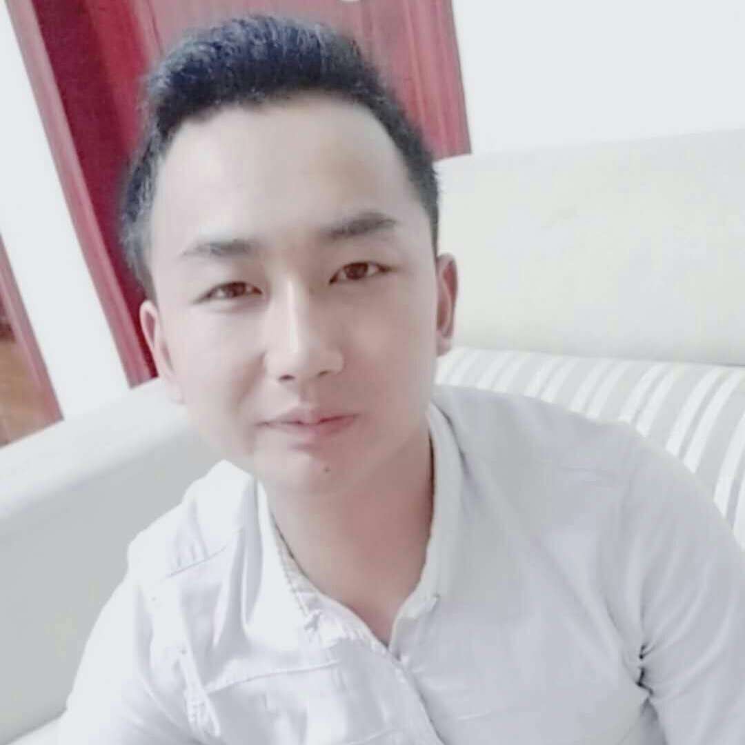 微笑笑天空的照片