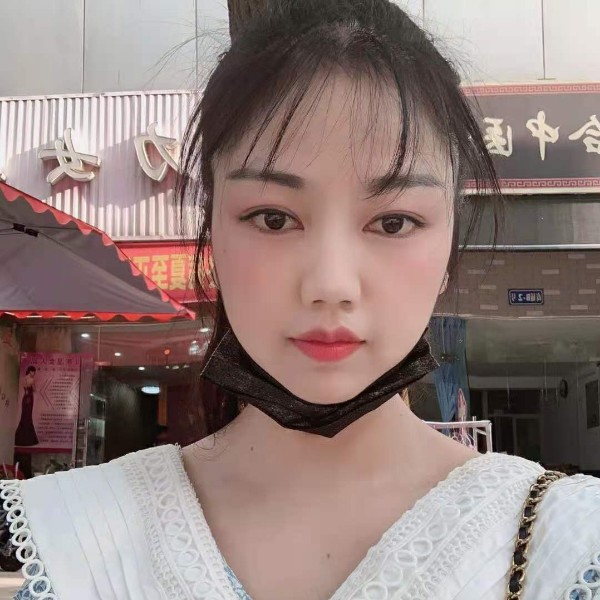 花魂拿会撒娇的照片