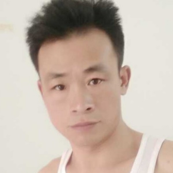 转身相遇的照片