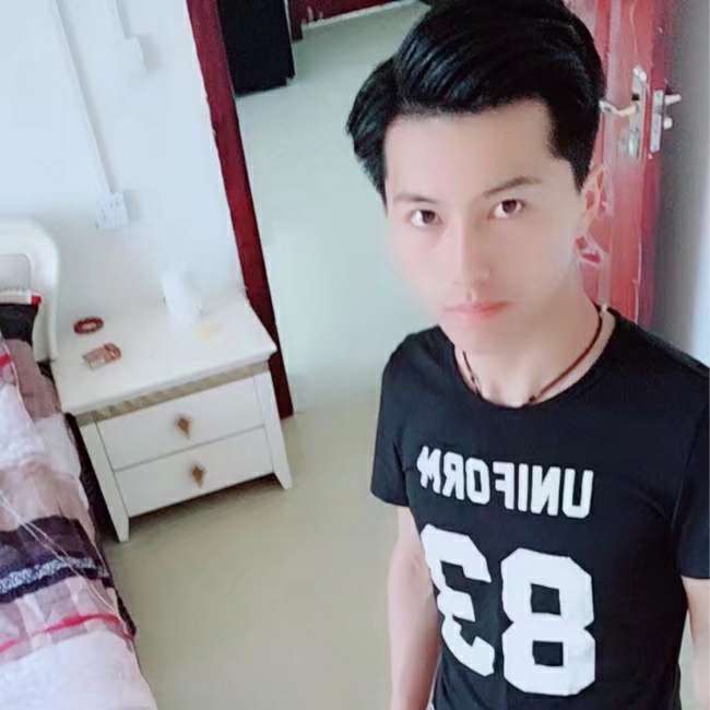 老实爱呓语的照片