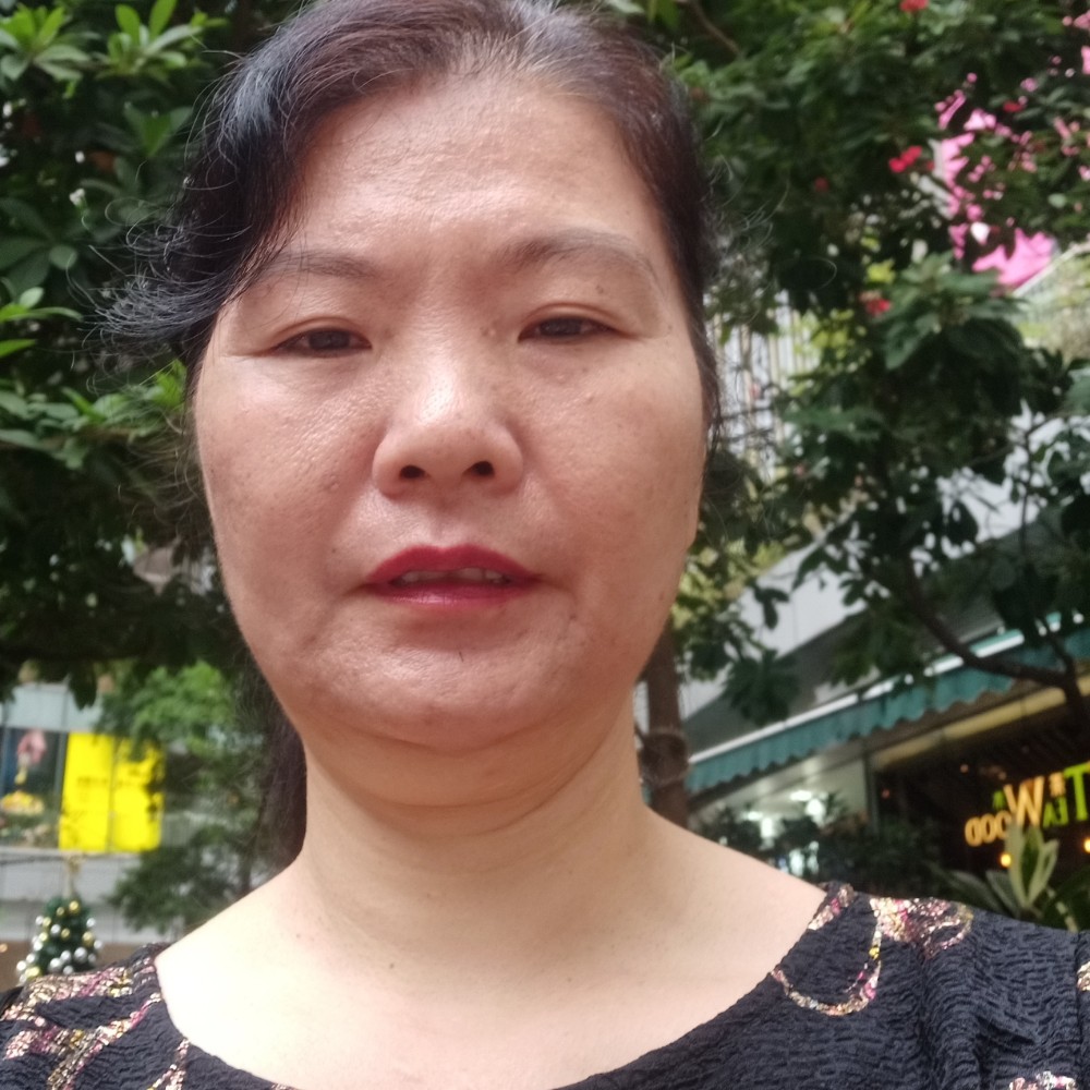 辛勤蹁跹小兔子的照片
