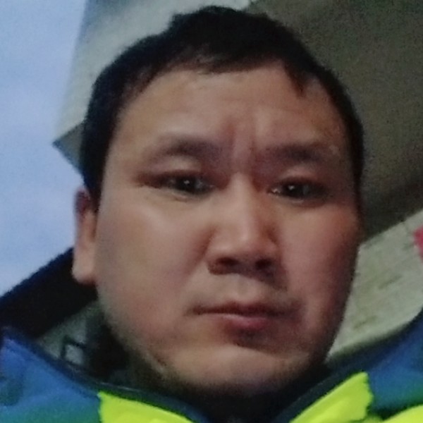 英雄汉子的照片