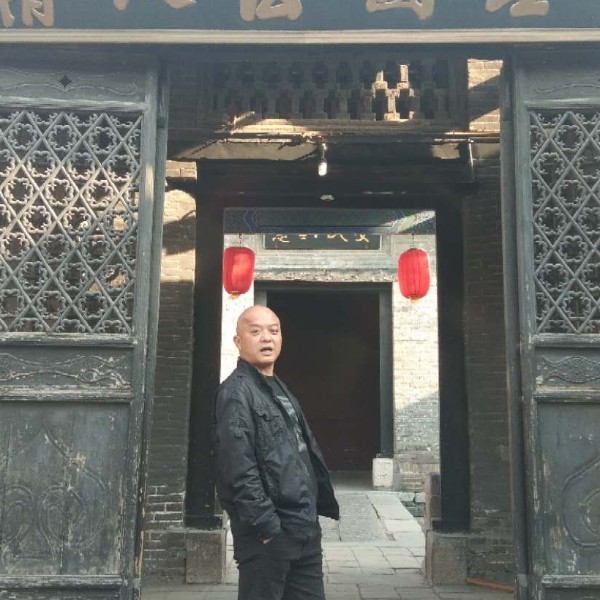 建，的照片