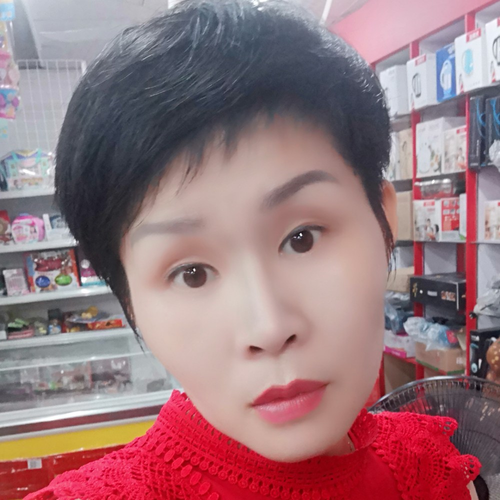 凤冠霞帔的照片