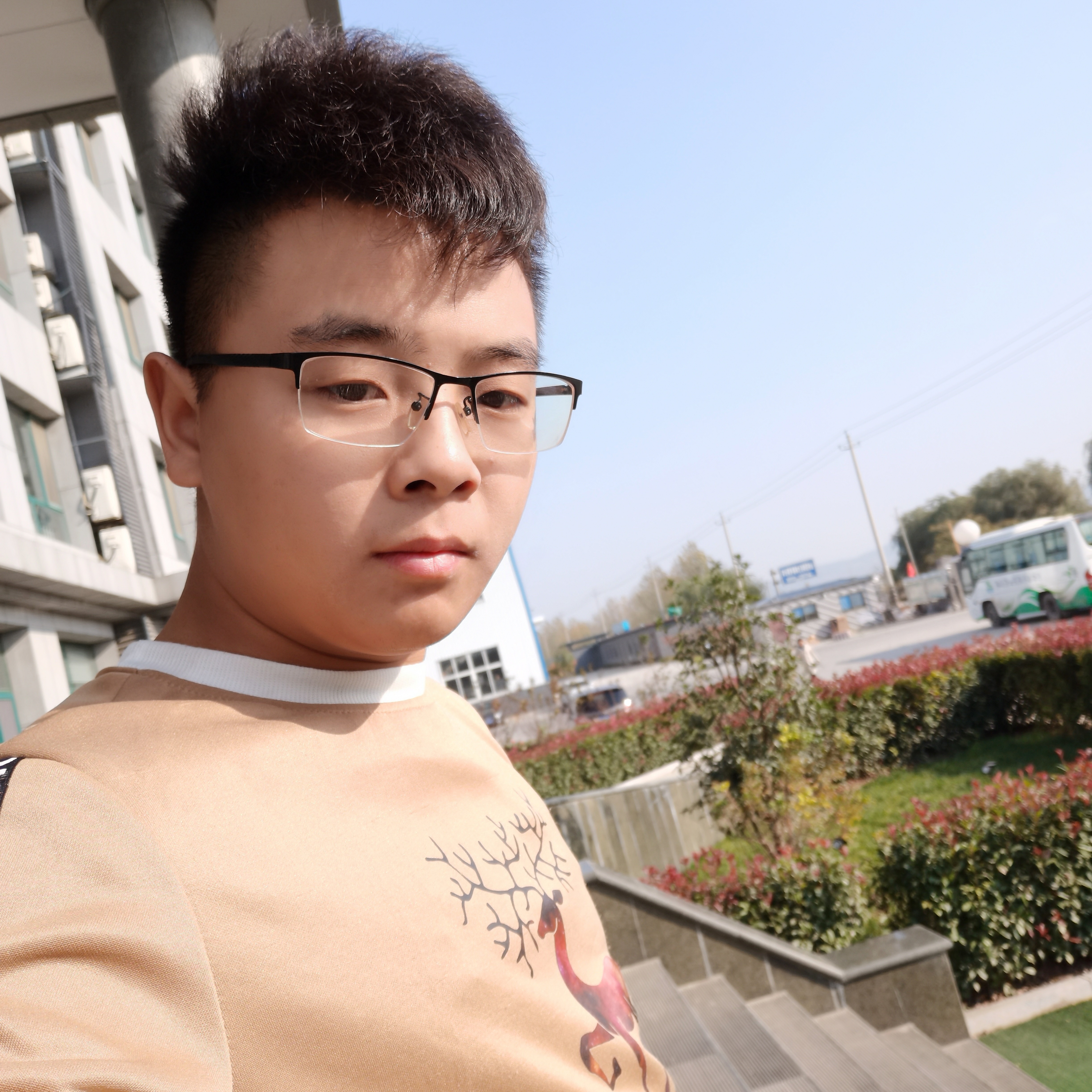 俊逸给苗条的照片