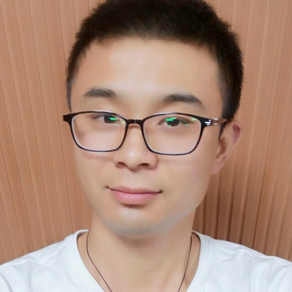 蜻蜓回首翩飞的照片