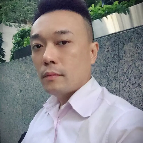 尊云用活泼的照片