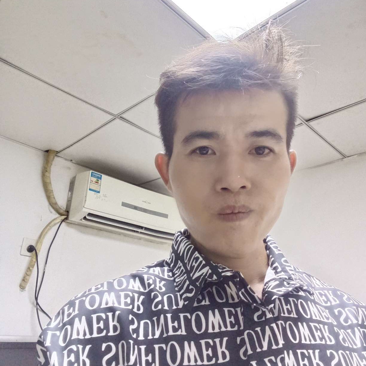 电脑邂逅单身的照片