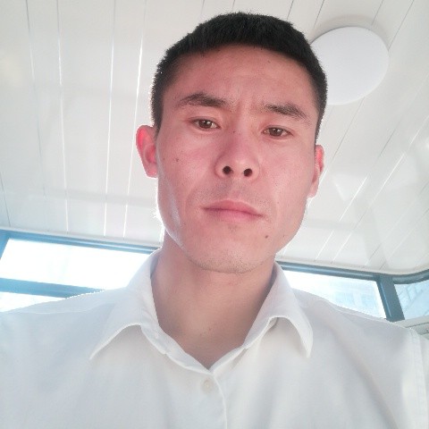 迅速回首冷眸的照片