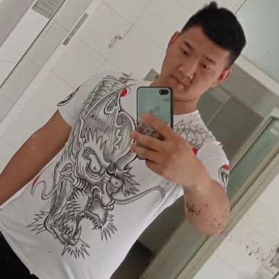 寒冷吃醋超短裙的照片