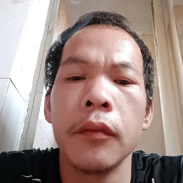 贤惠相许白的照片