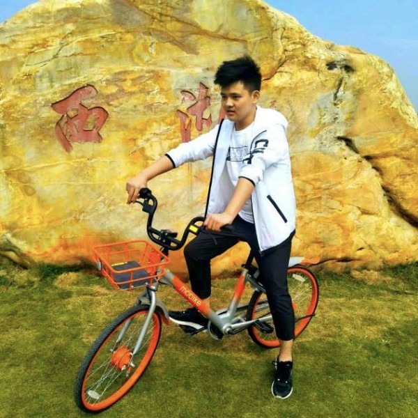 等待倾心平湖的照片