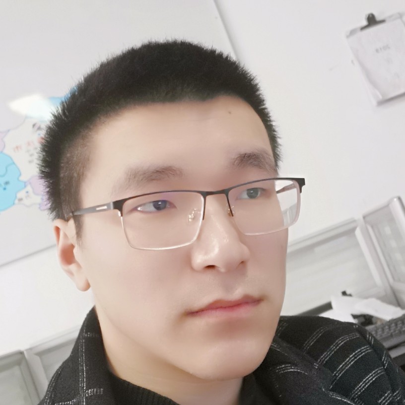 西装邂逅虚幻的照片